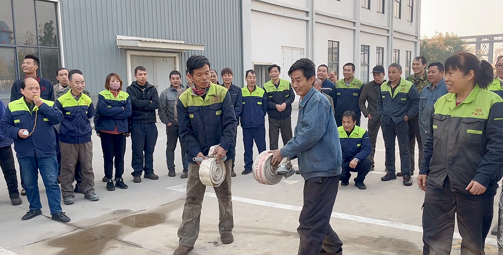 【應(yīng)急演練】消防三人兩帶大比拼，實戰(zhàn)演練爭分秒