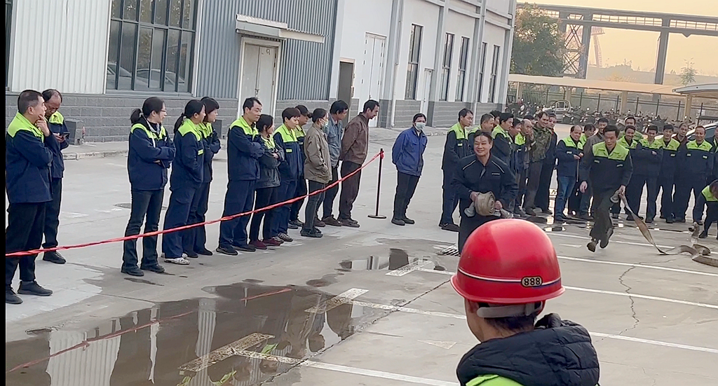 【應(yīng)急演練】消防三人兩帶大比拼，實戰(zhàn)演練爭分秒